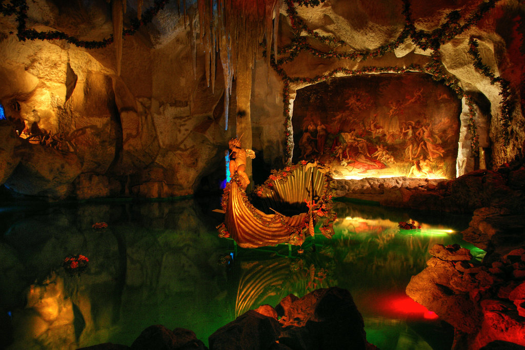 Linderhof - Grotto