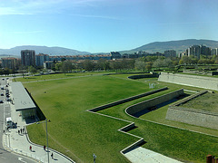 Pamplona: Estación de autobuses subterránea.