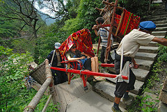 Steps to the Tiger-Jumping Gorge