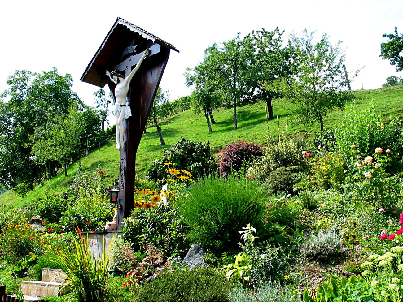 Blumengarten eines Bauernhofes