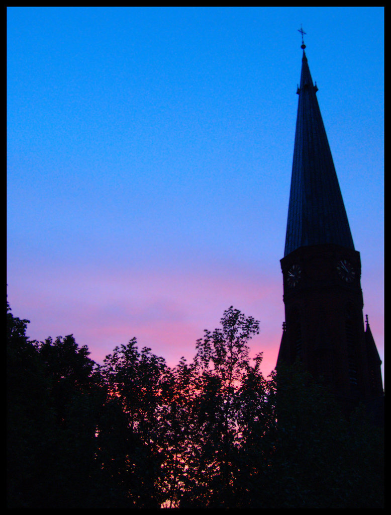 Friedenskirche Hamburg Altona im Abendlicht