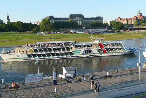 Personenschiff "August der Starke"