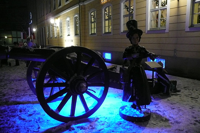 Alte Kanone vor dem Pulverturm