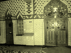 Hall d'entrée de l'abbaye de St-Benoit-du-lac  /  Québec- CANADA  - Février 2009 - À l'ancienne  / Vintage photofilter atwork