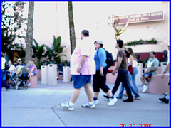 Mastodonte humain en marche - Human walking hulk Disney Horror pictures / 30 décembre 2006.