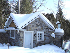 Près de l'abbaye de St-Benoit-du-lac au Québec -  Canada / Février 2009.