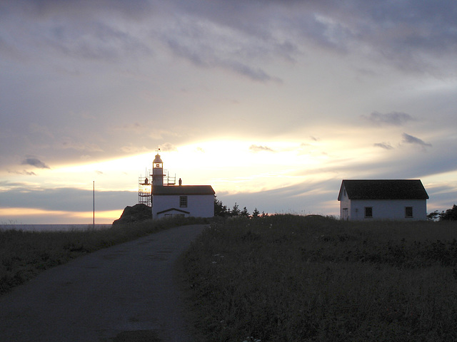 Un coucher de soleil maritime / Lighthouse sunset with scaffold