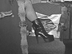 Lady Roxy  -  Black short platform boots  -  With / avec permission - B & W