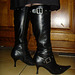 Mon amie M@rie / My friend M@rie - Bottes à talons hauts et jupe longue / High-heeled boots and long skirt . Originale.