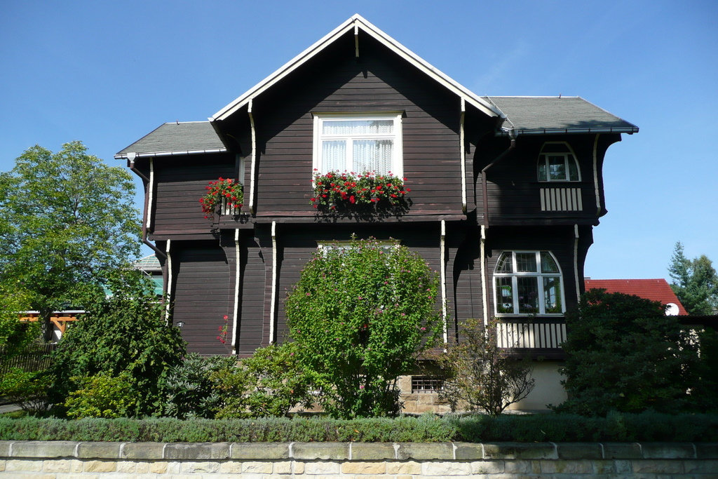 Ostrau - Rundgang - Häuser - Blumen - Bellevue