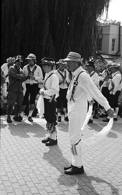 Guildford Morris Dancers 2 IID 5cm Elmar