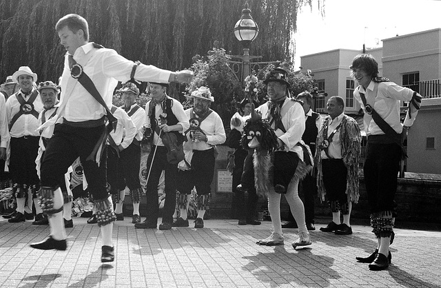 Guildford Morris Dancers 1 IID 5cm Elmar