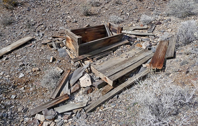 Tucki Mine - Outhouse Remains (3071)