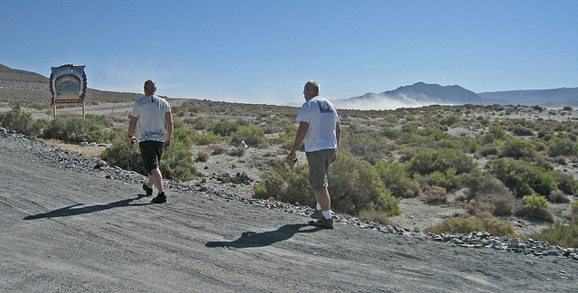 Pete and Ed at Entrance on 447 (1367)