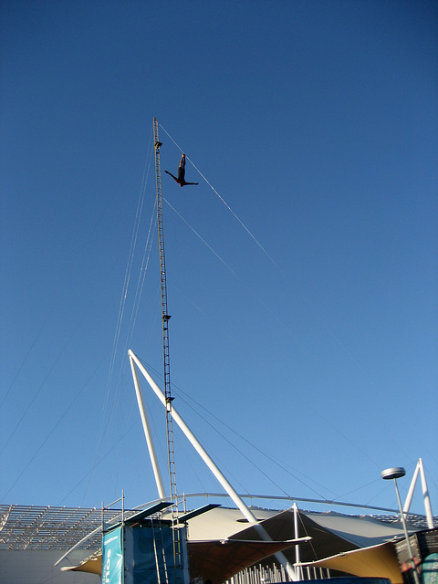 Lisboa, Festival of Oceans, dangerous dive (from 25 metres high)