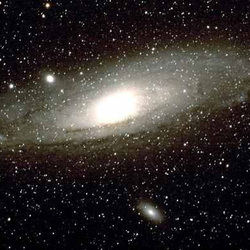 Andromedo-nebulo: nia najbara galaksio