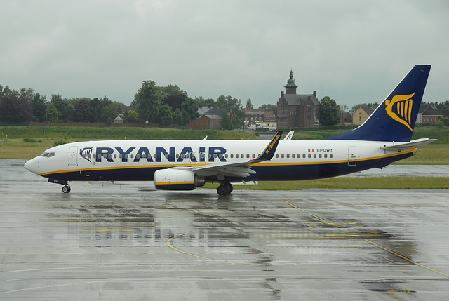 EI-DWY B737-8AS Ryanair