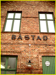 Gare de Båstad  /   Båstad  train station-  Sweden  / Suède.  Octobre / Octobre 2008.