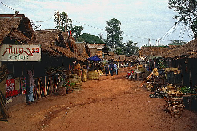 The market in Chong Mek