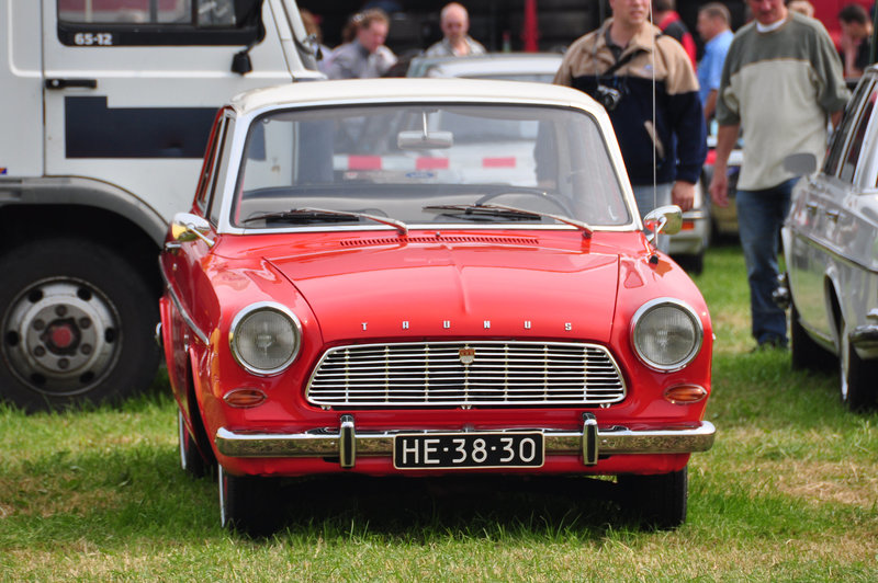 Oldtimershow Hoornsterzwaag – 1964 Ford Taunus 12M P4