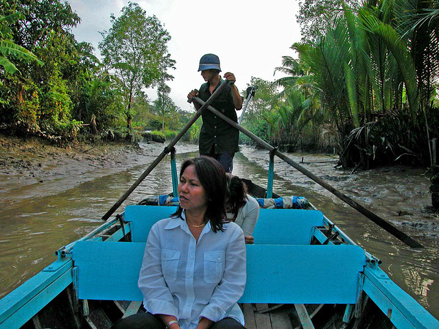 Rowing to the floating market