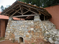 Vila de Alcobertas, medieval communal oven (reconstructed)