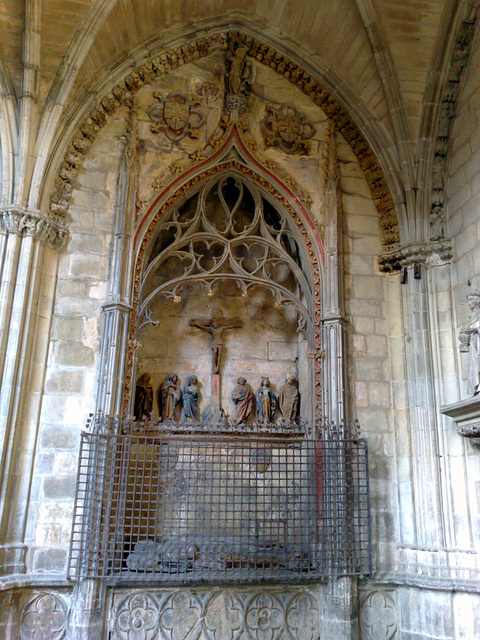 Catedral de Pamplona: Sepulcro en el Claustro.