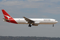 VH-ZXD Boeing 767-336ER Qantas