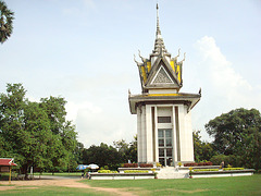 cheung ek memorial, phnom penh