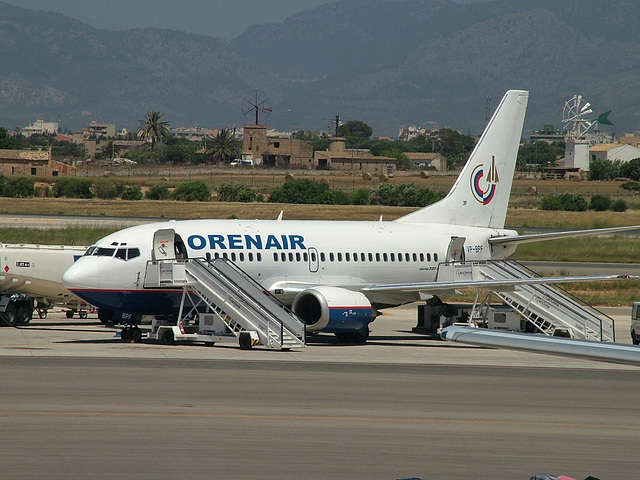 VP-BPF B737-5H6 Orenair