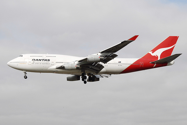VH-OJG B747-438 Qantas
