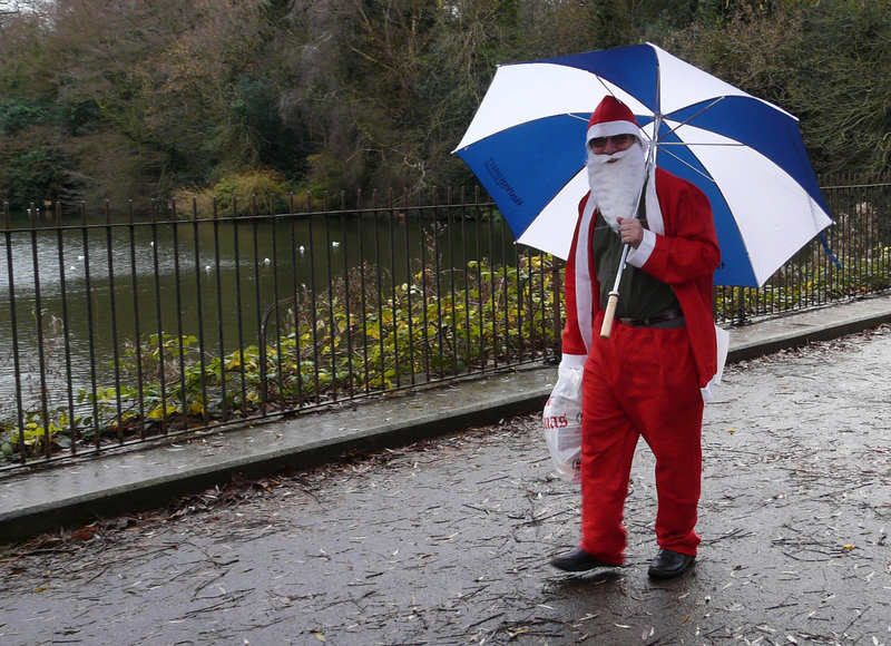 St Michael's Hospice Santa Run 3