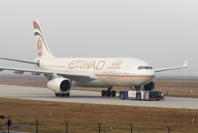 A6-EYP A330-243 Etihad Airways