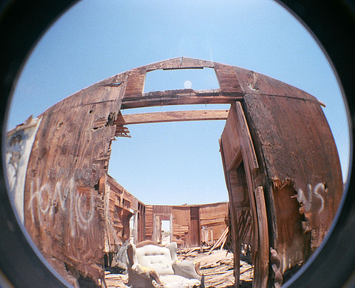 Homo at Bombay Beach (0005)