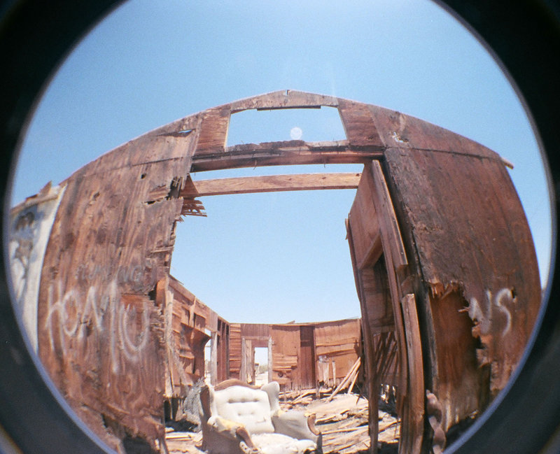 Homo at Bombay Beach (0005)