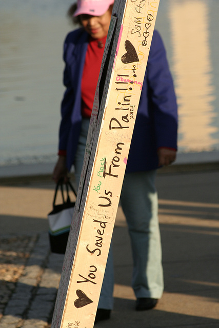 13.ObamaMessageBoard.LincolnMemorial.WDC.7nov08