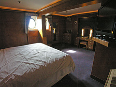 Duke Of Edinburgh Suite Bedroom (8218)