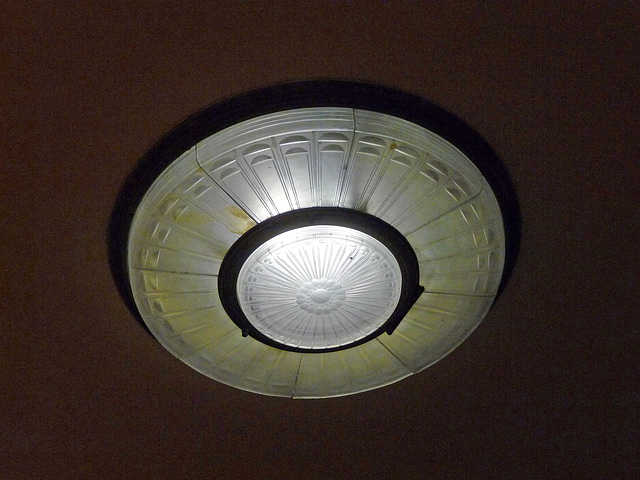 Queen Mary Light Fixture (2816)