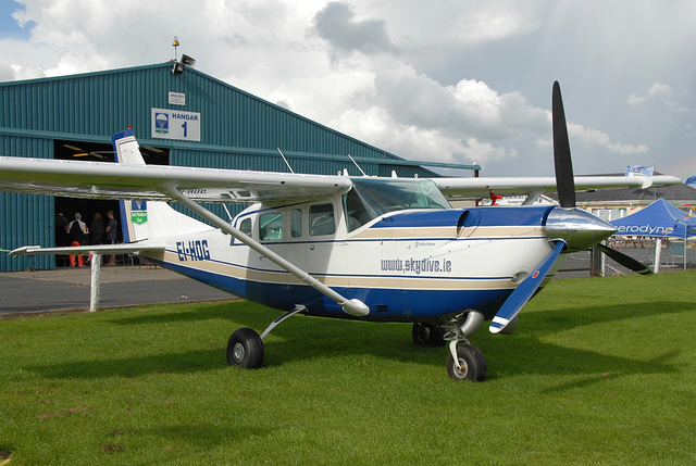 EI-HOG Cessna U206G Irish Parachute Club