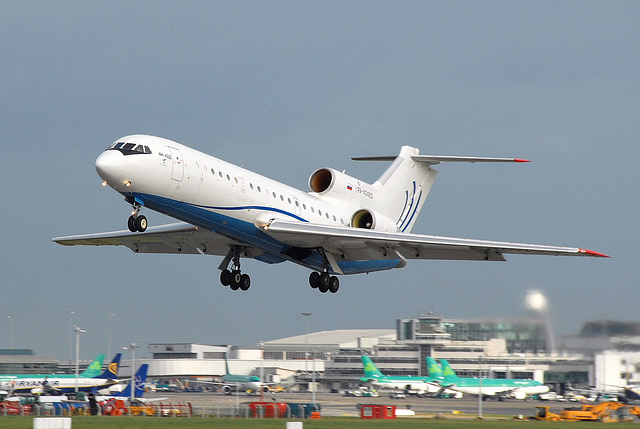 RA-42423 Yak-42D Centre Avia