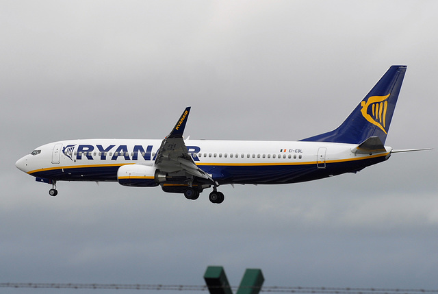 EI-EBL B737-8AS Ryanair