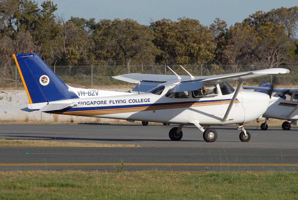 VH-BZV Cessna 172R Singapore Flying College