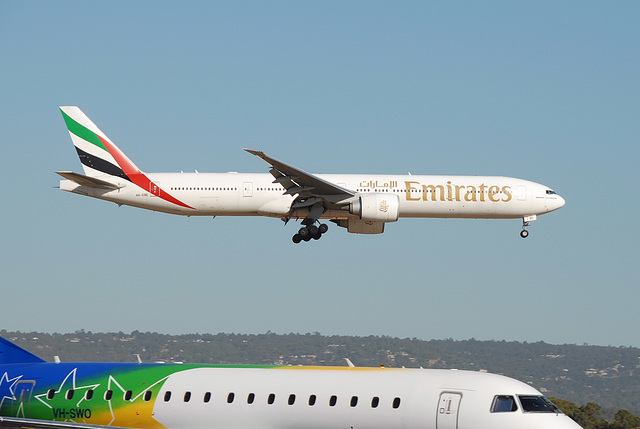 A6-EBE B777-36NER Emirates