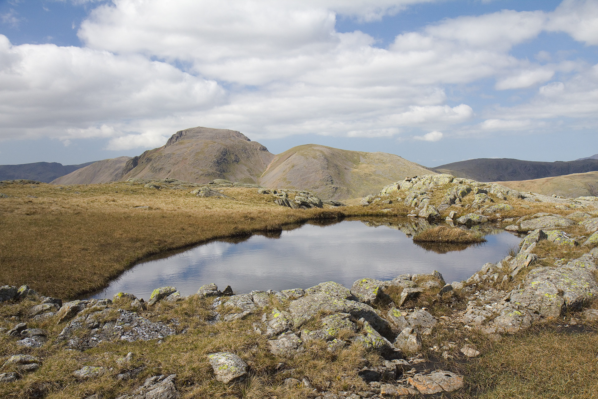 Between Allen Crags and Glaramara