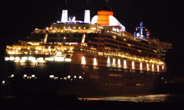 Queen Mary 2 am 29.07.080