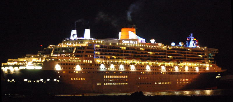 Queen Mary 2 am 29.07.08
