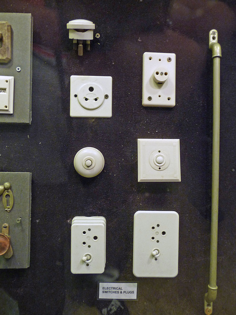 Queen Mary Display of Switch Plates & Plugs (2865)