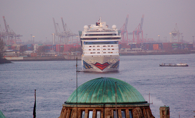 Aidaluna in Hamburg 2009