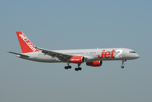 G-LSAI B757-21B Jet 2