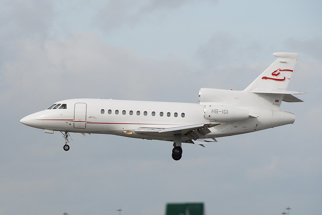 HB-IGI Falcon 900EX Cat Aviation